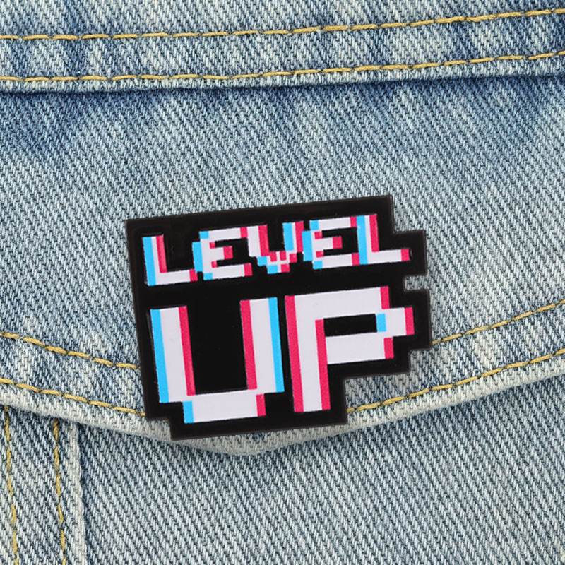 Gaming Accessories Retro - Distintivo Level Up Glitch Pixel in